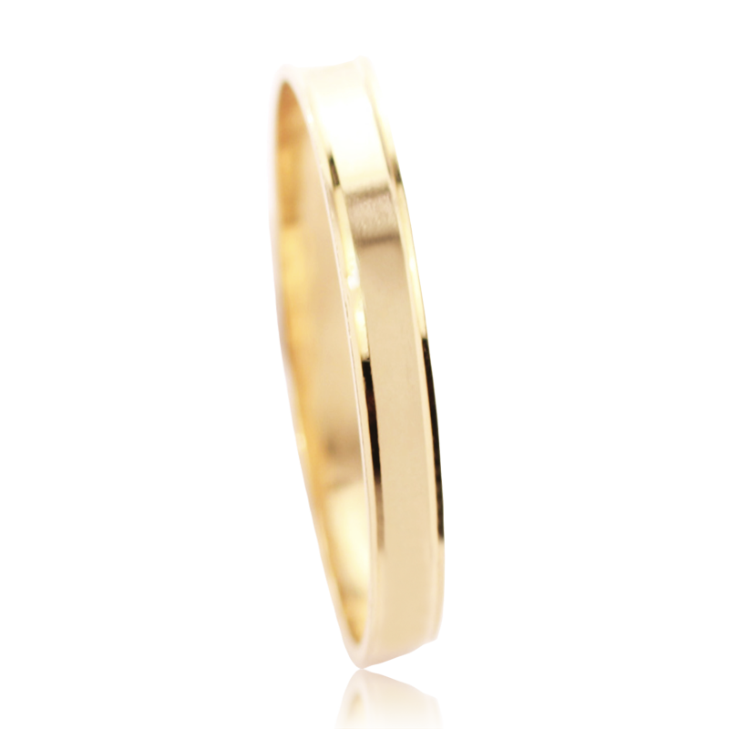 Yellow gold ring